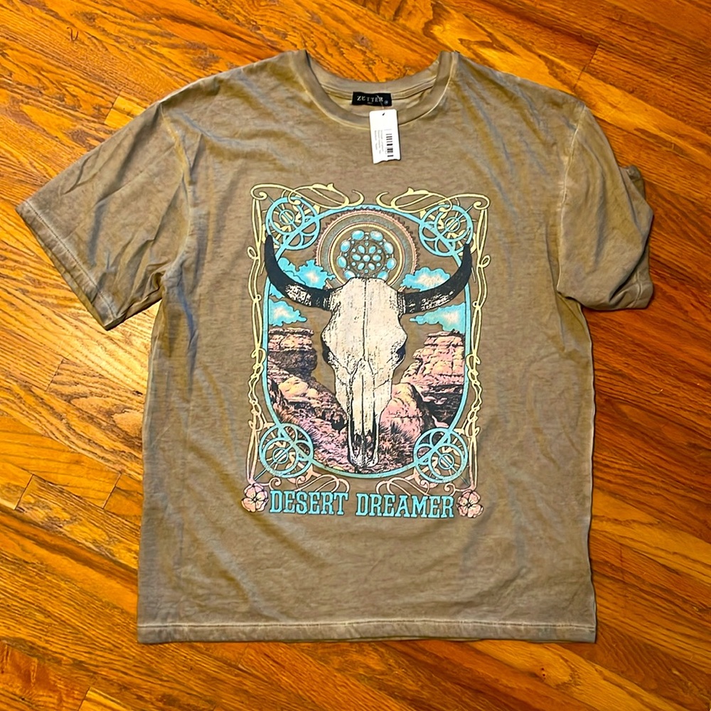 Brand new w/Tag Longhorn skull Desert Tee sz M